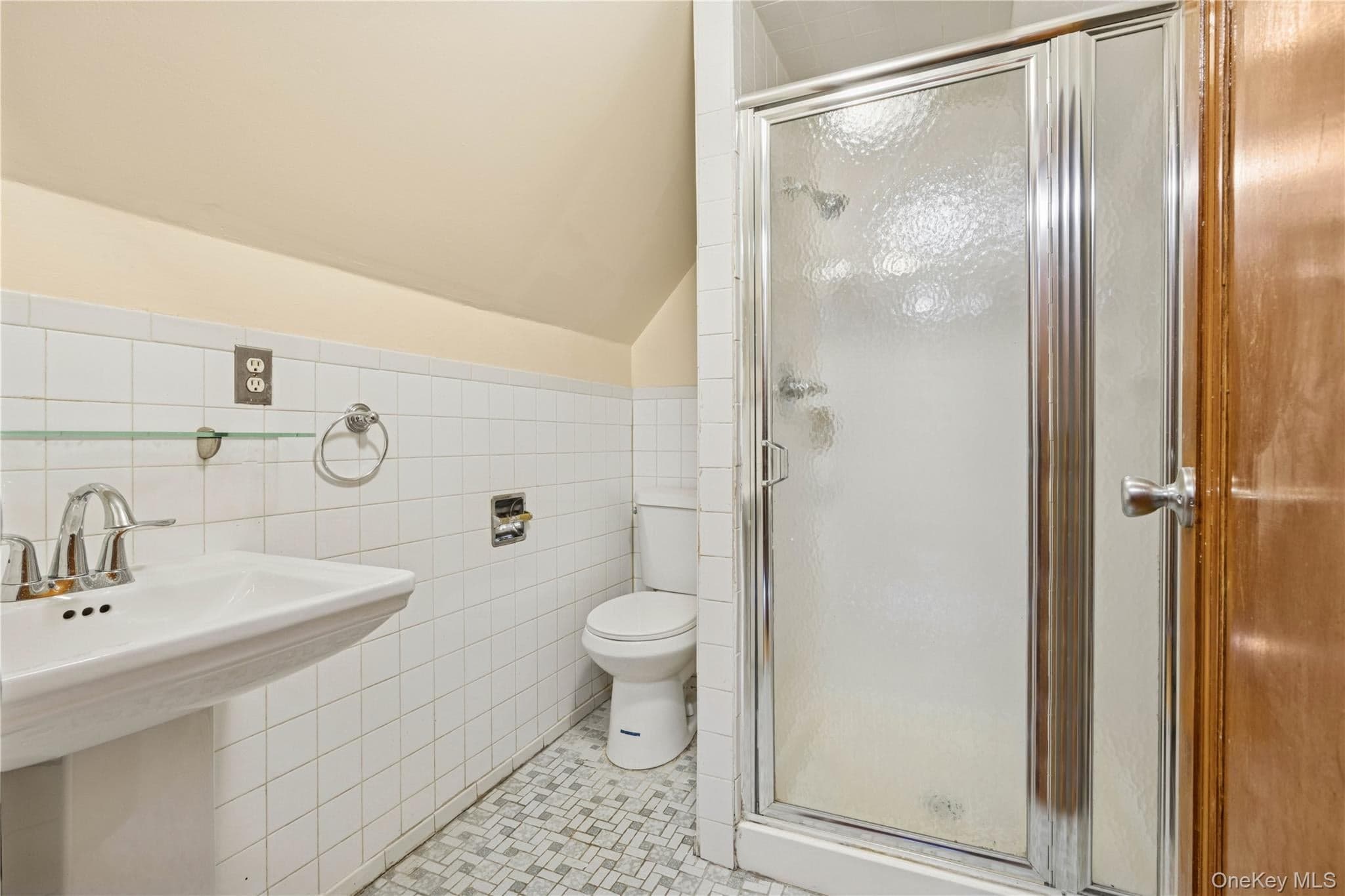 156 Goodwin Avenue thumbnail 12