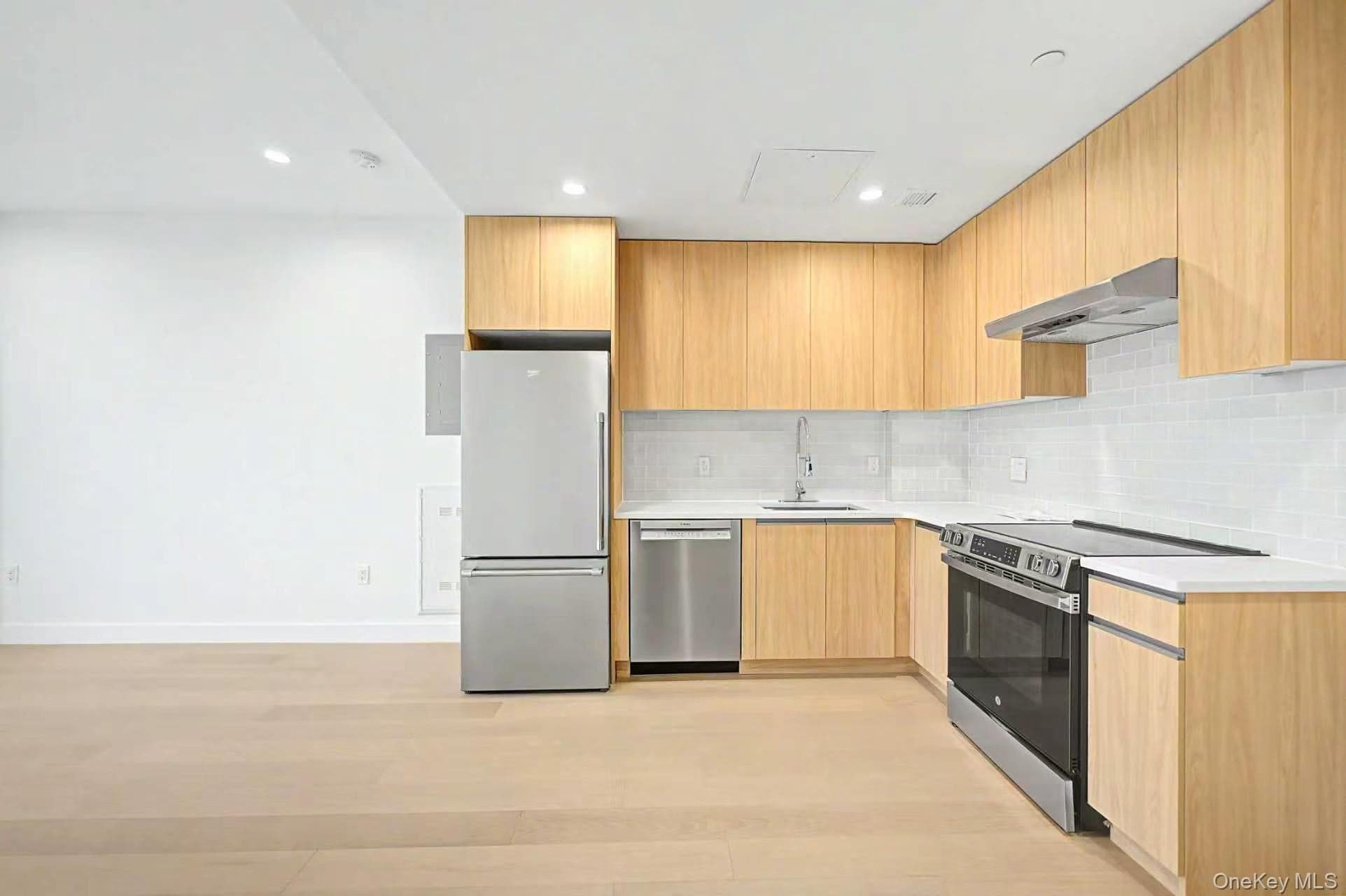 150-02 Northern Boulevard Unit: 3G thumbnail 5