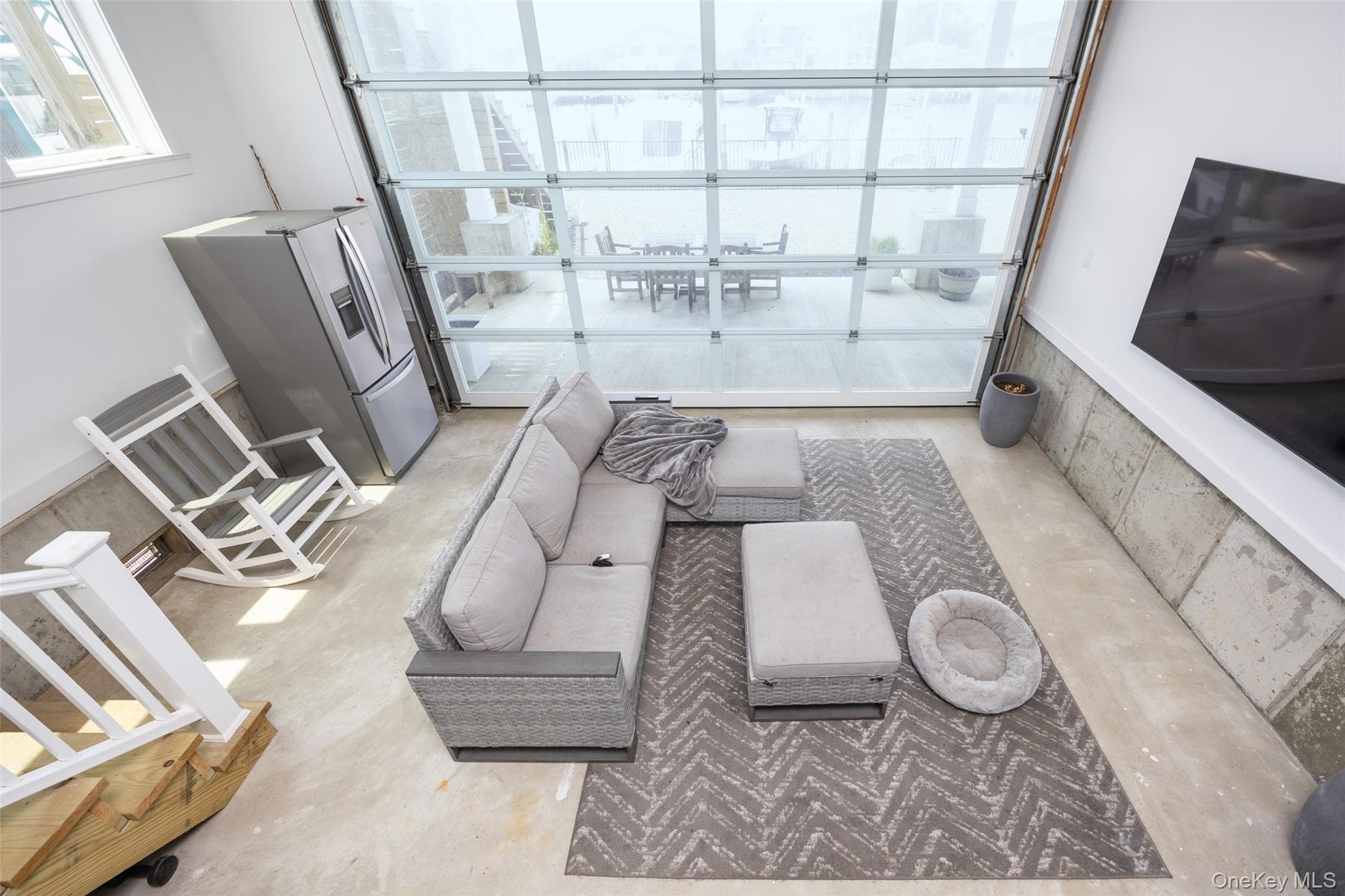 390 E Shore Road thumbnail 19