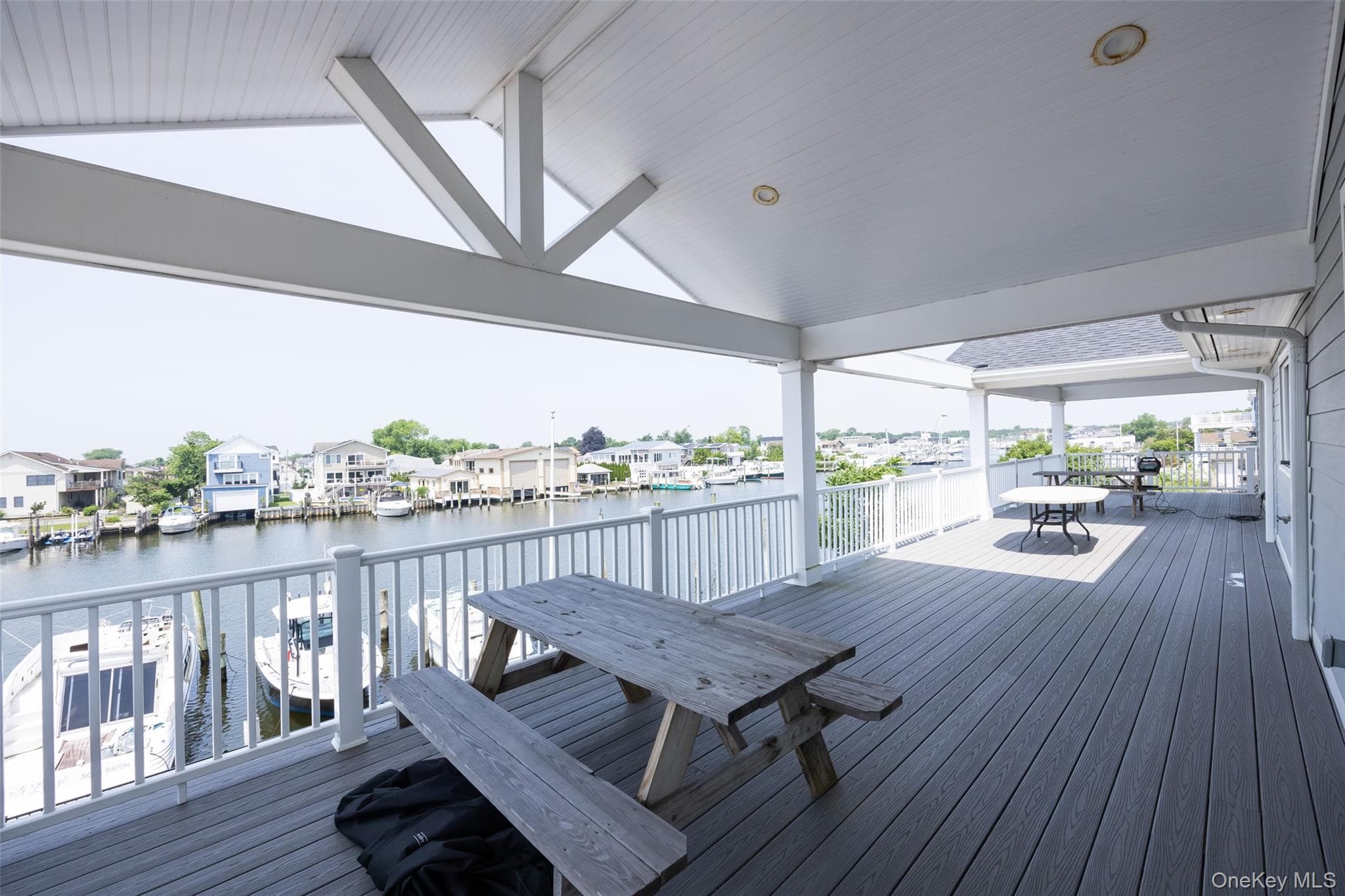 390 E Shore Road thumbnail 25