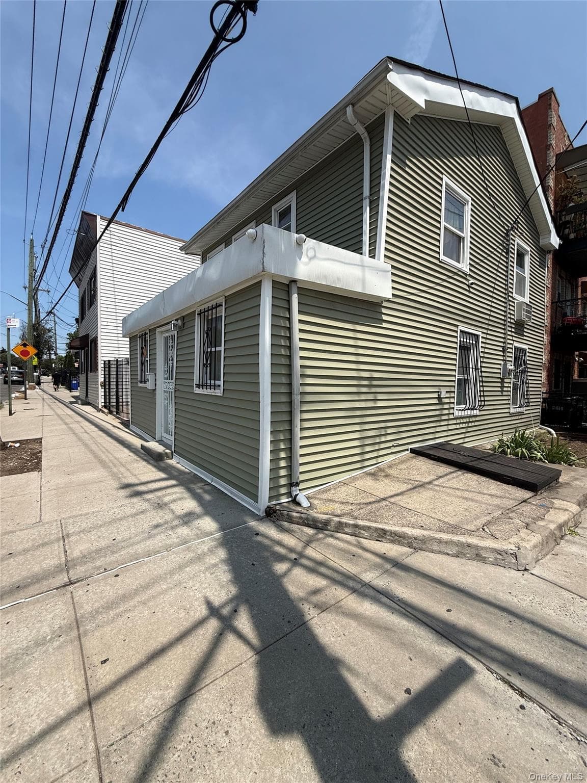 801 E 215th Street thumbnail 2