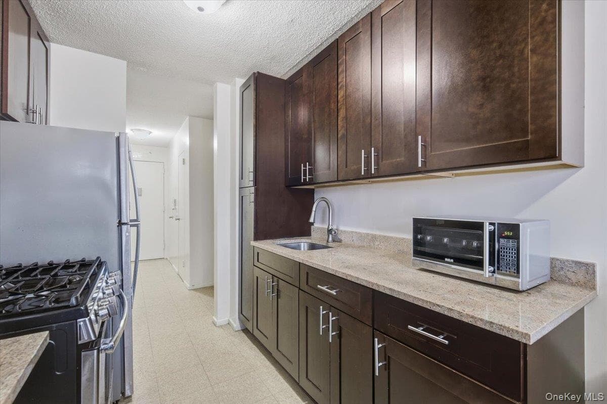 920 Metcalf Avenue Unit: 19A thumbnail 5