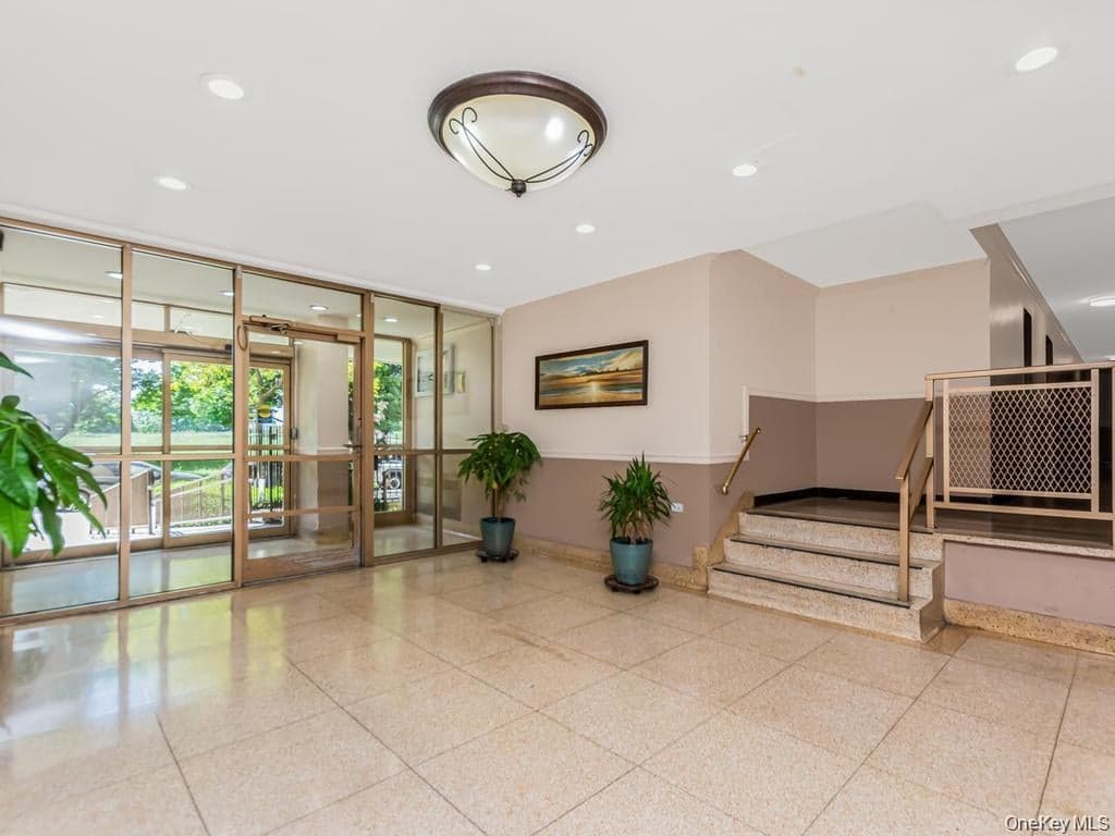 920 Metcalf Avenue Unit: 19A thumbnail 16