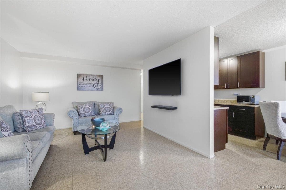 920 Metcalf Avenue Unit: 19A thumbnail 3