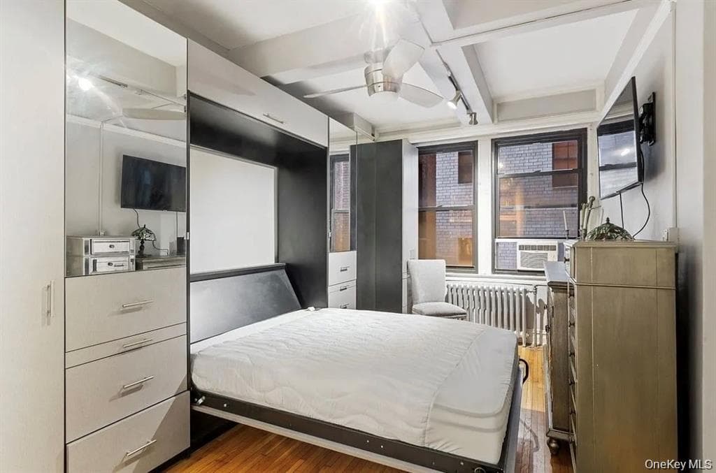 457 W 57th Street Unit: 308, New York (manhattan)