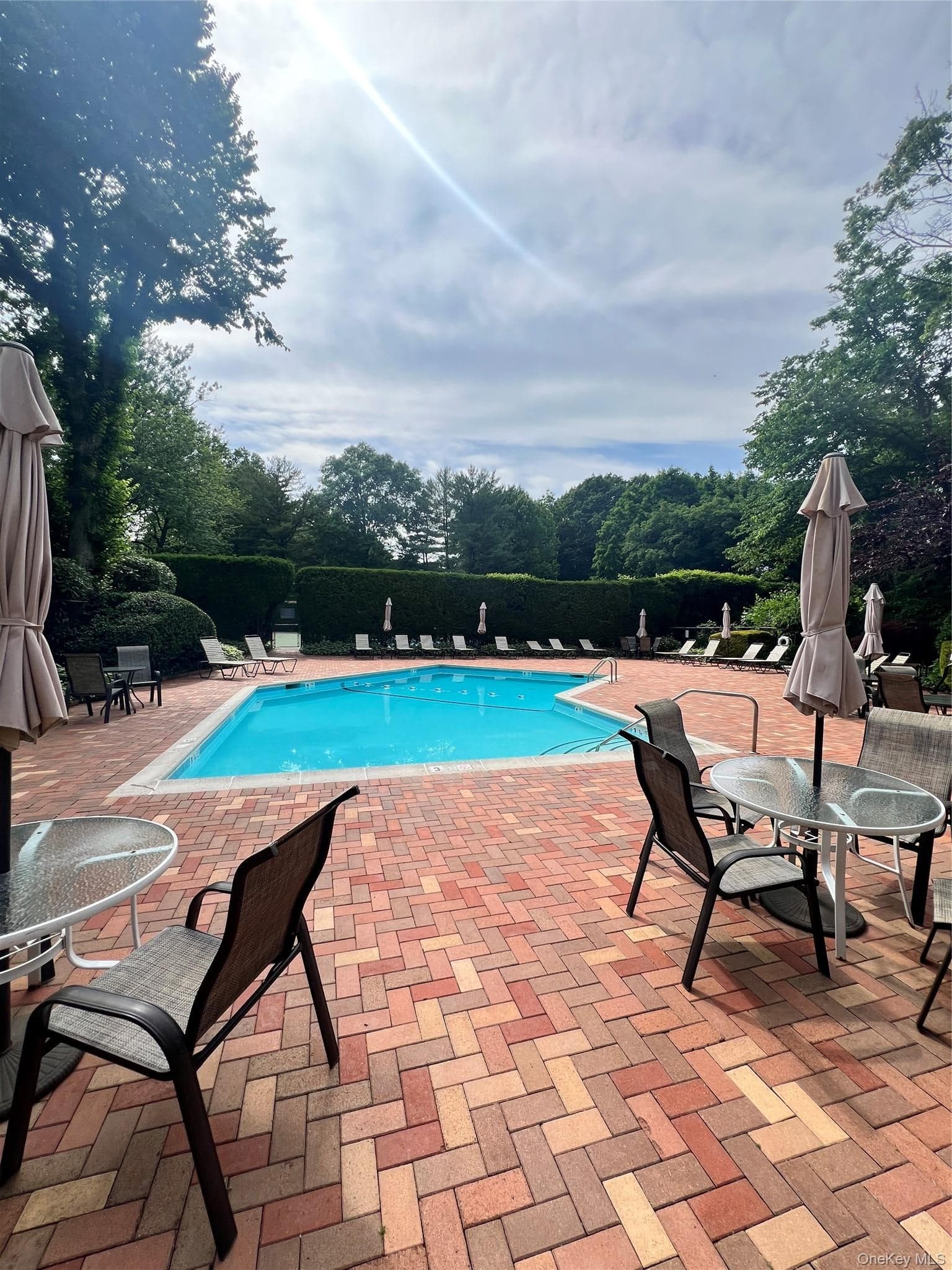 35 Sunview Drive thumbnail 38