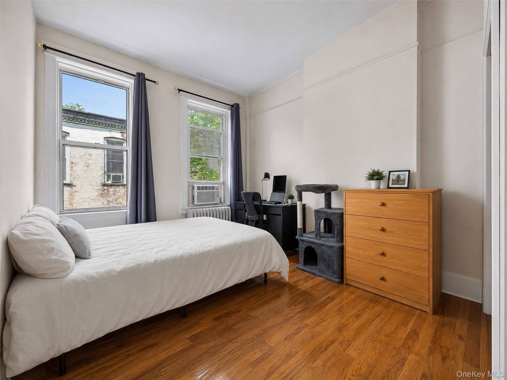 60-11 Myrtle Avenue thumbnail 12