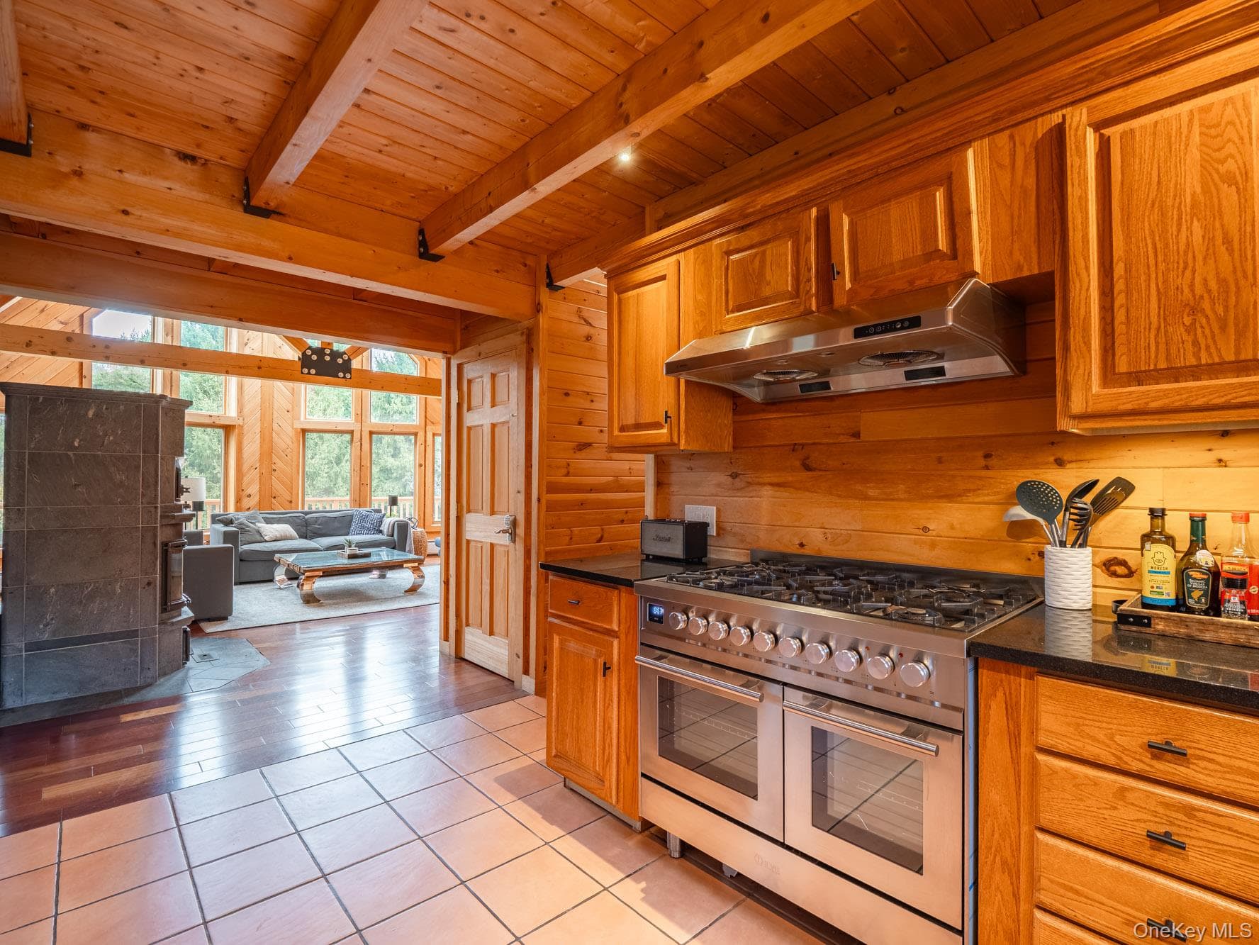 252 Crum Elbow Road thumbnail 19