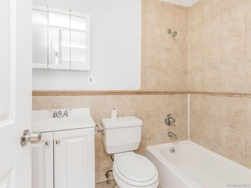 3545-3547 Carlisle Place thumbnail 5