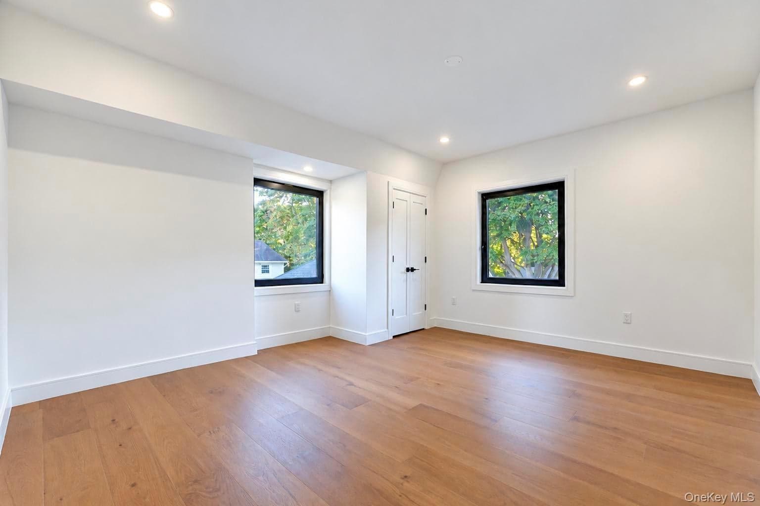 460 Jefferson Street thumbnail 19