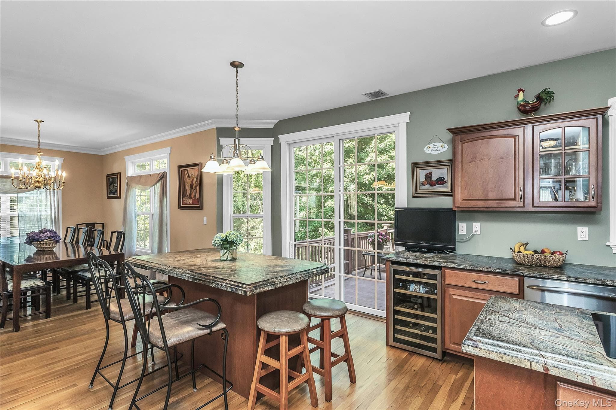 1025 Seawood Drive thumbnail 11