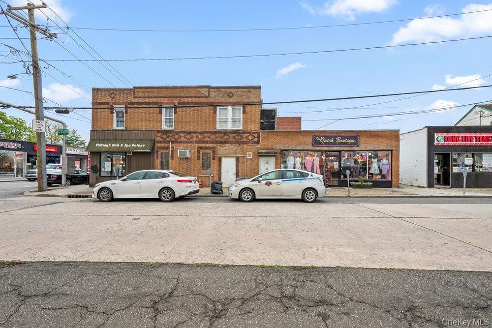 120 Rockaway Avenue thumbnail 3
