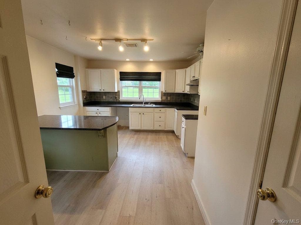 120 Highwood Drive thumbnail 2