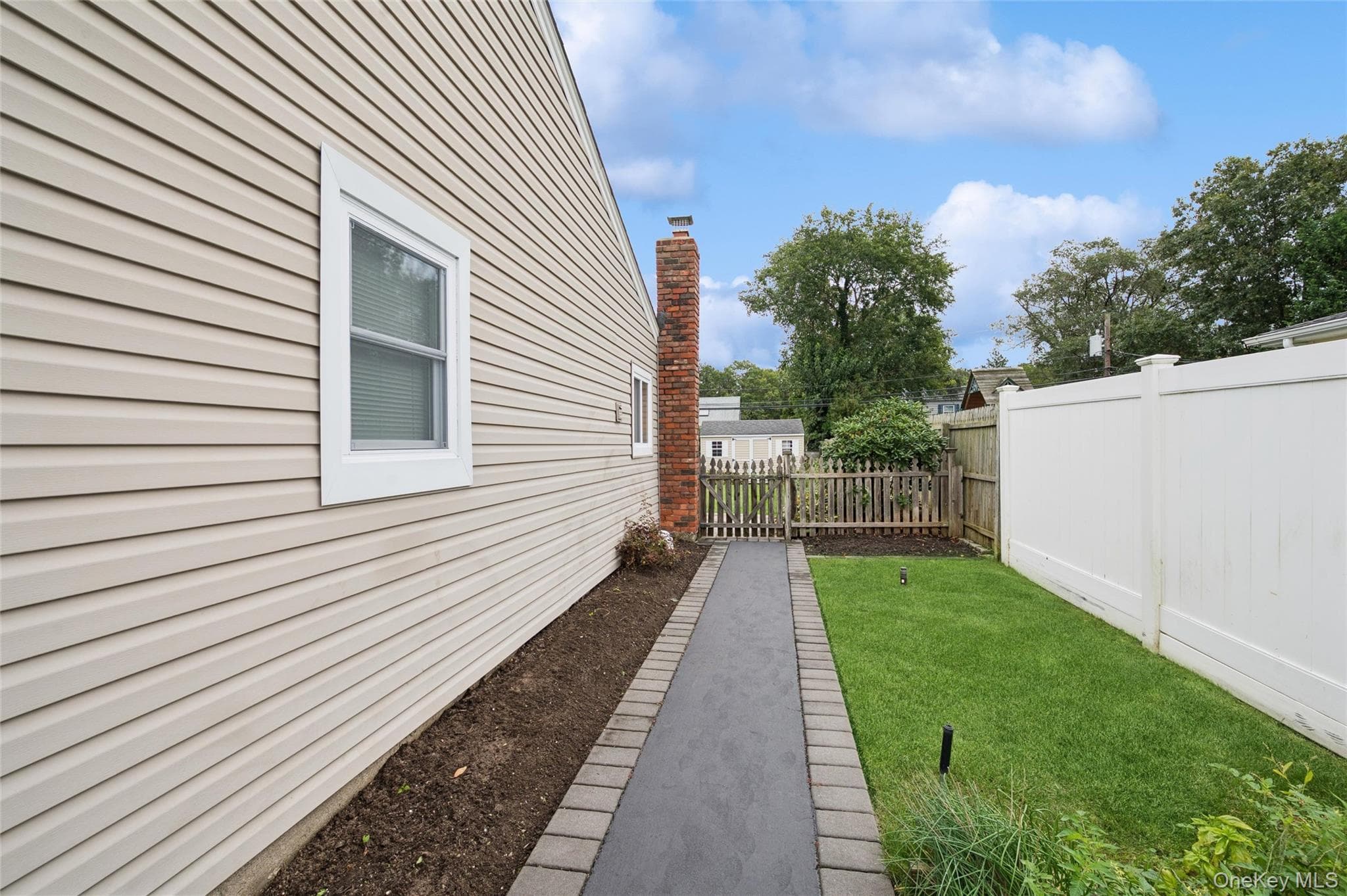 181 Cirrus Road thumbnail 38
