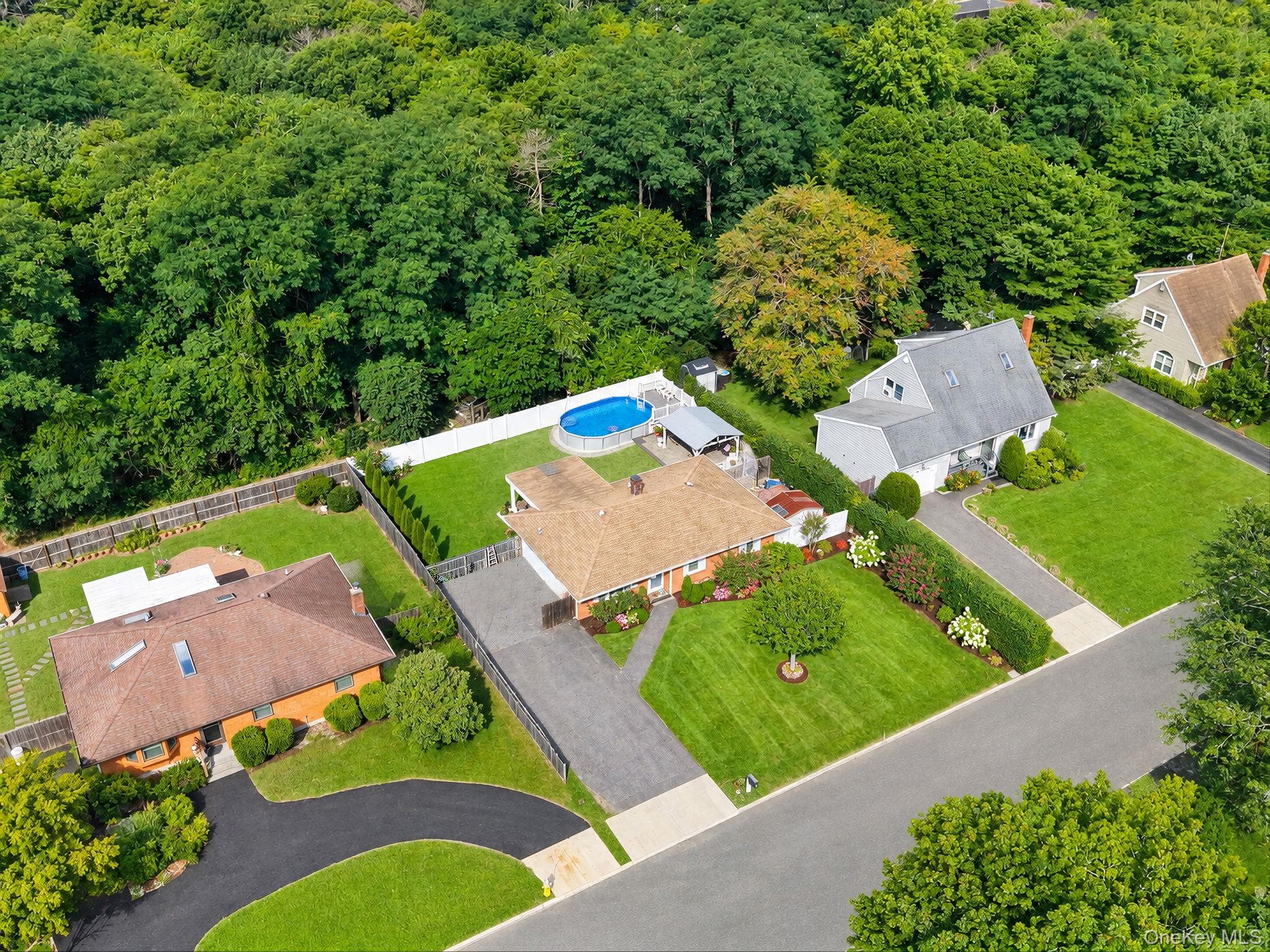 542 Agamemnon Avenue thumbnail 12