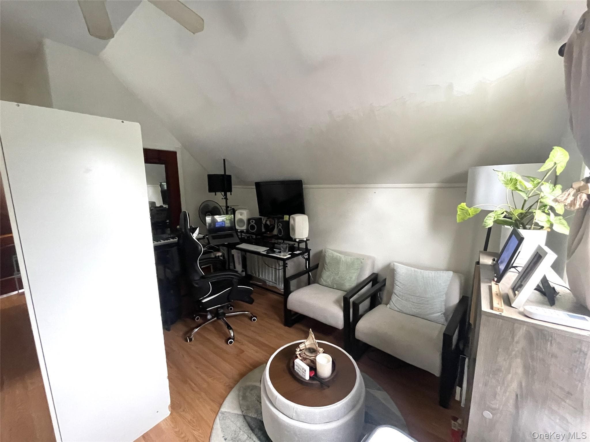 32 Edgewood Road thumbnail 24