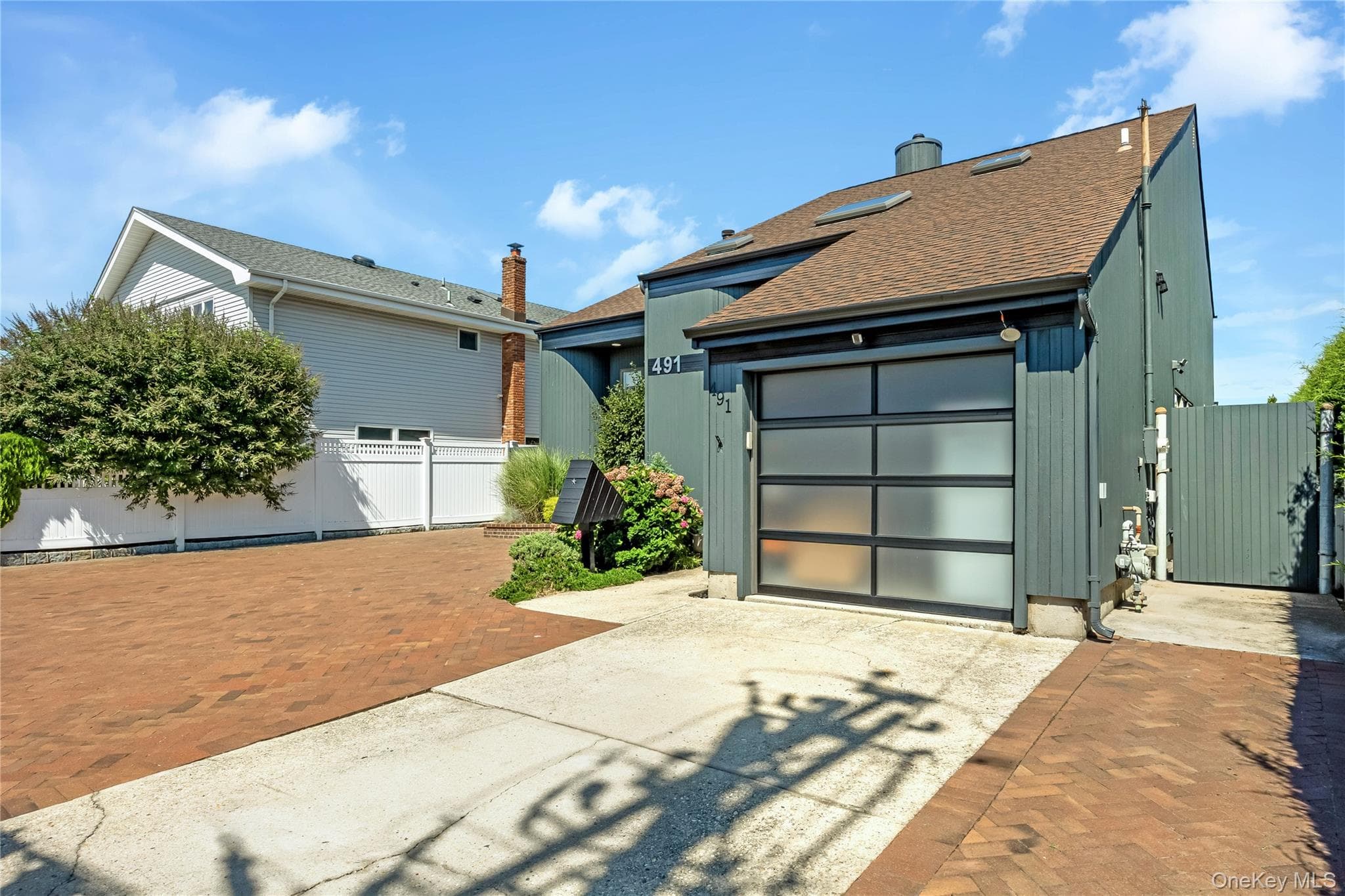 491 E Bay Drive thumbnail 4