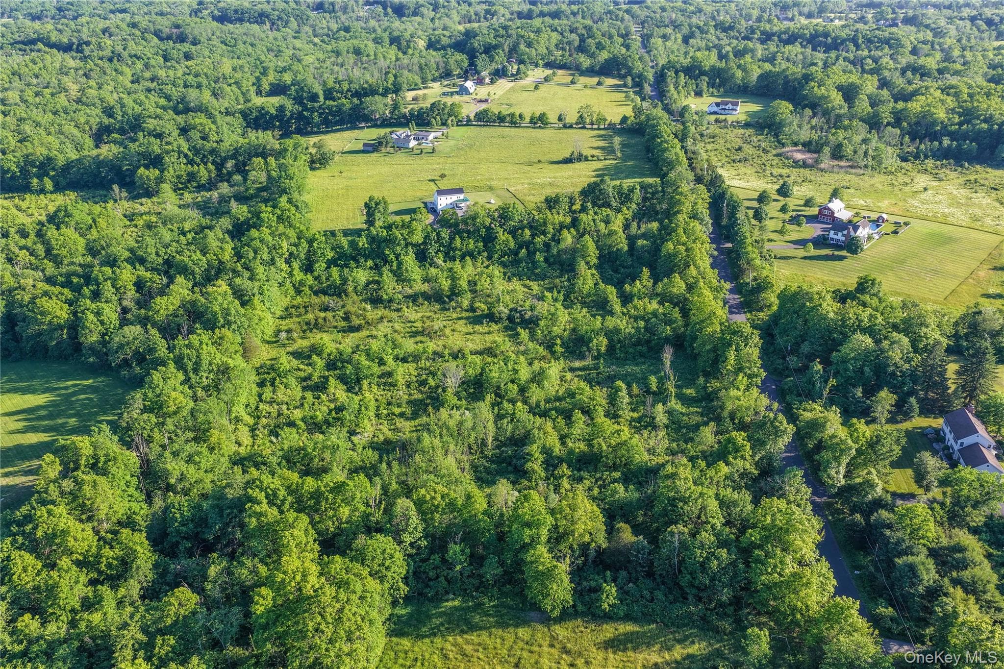 561 Albany Post Road thumbnail 4