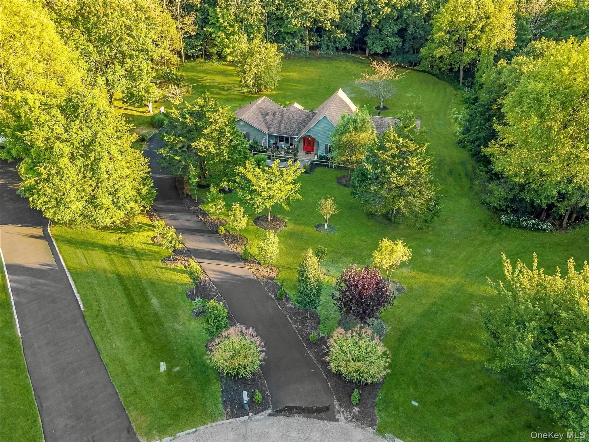 12 Whitefield Avenue, Warwick