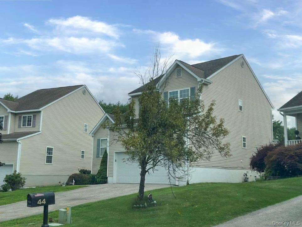46 Alexander Drive thumbnail 3