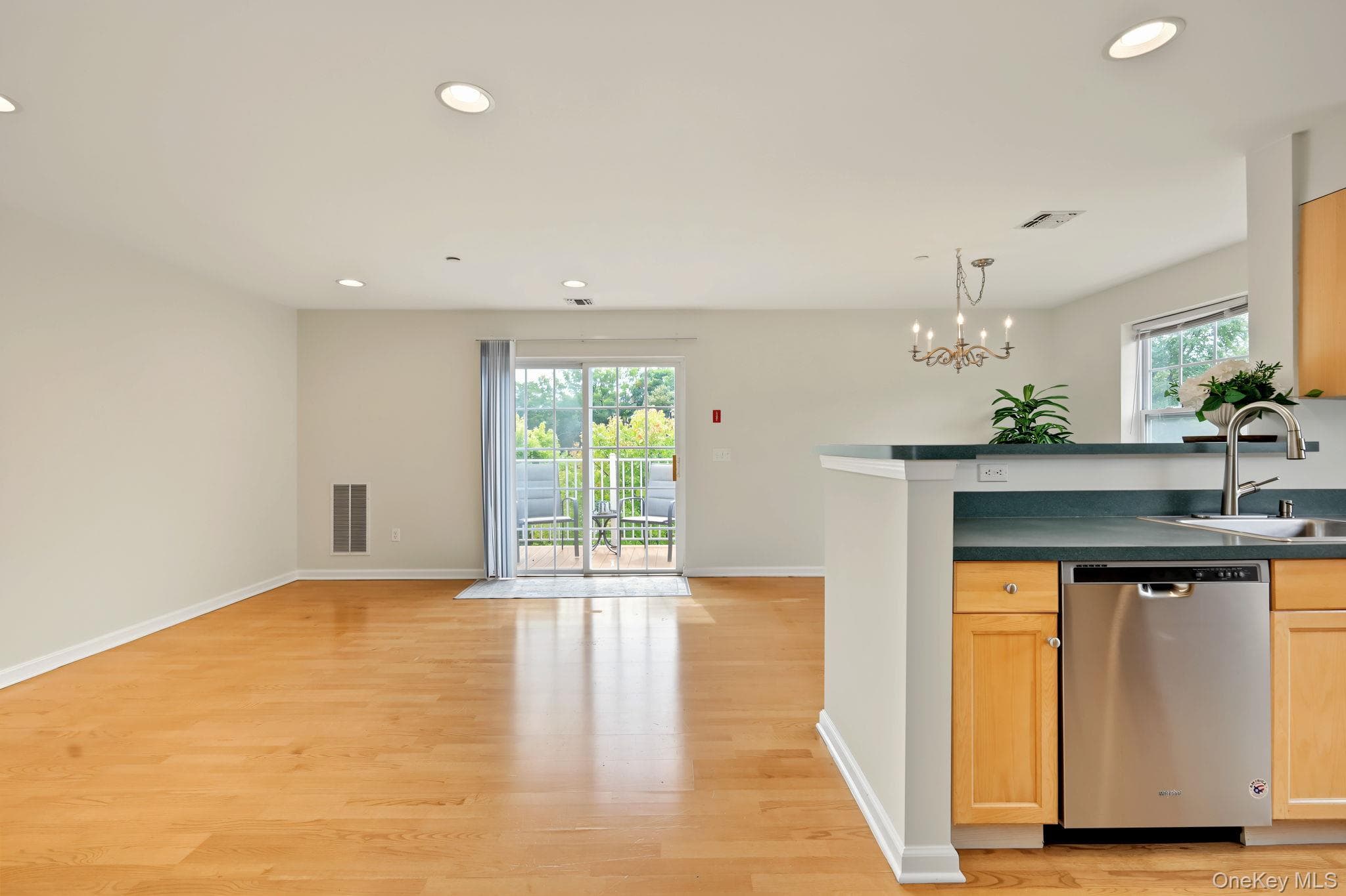 100 Woodcrest Lane Unit: 124 thumbnail 6