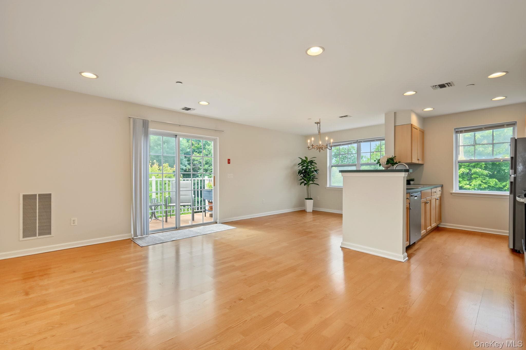100 Woodcrest Lane Unit: 124 thumbnail 8
