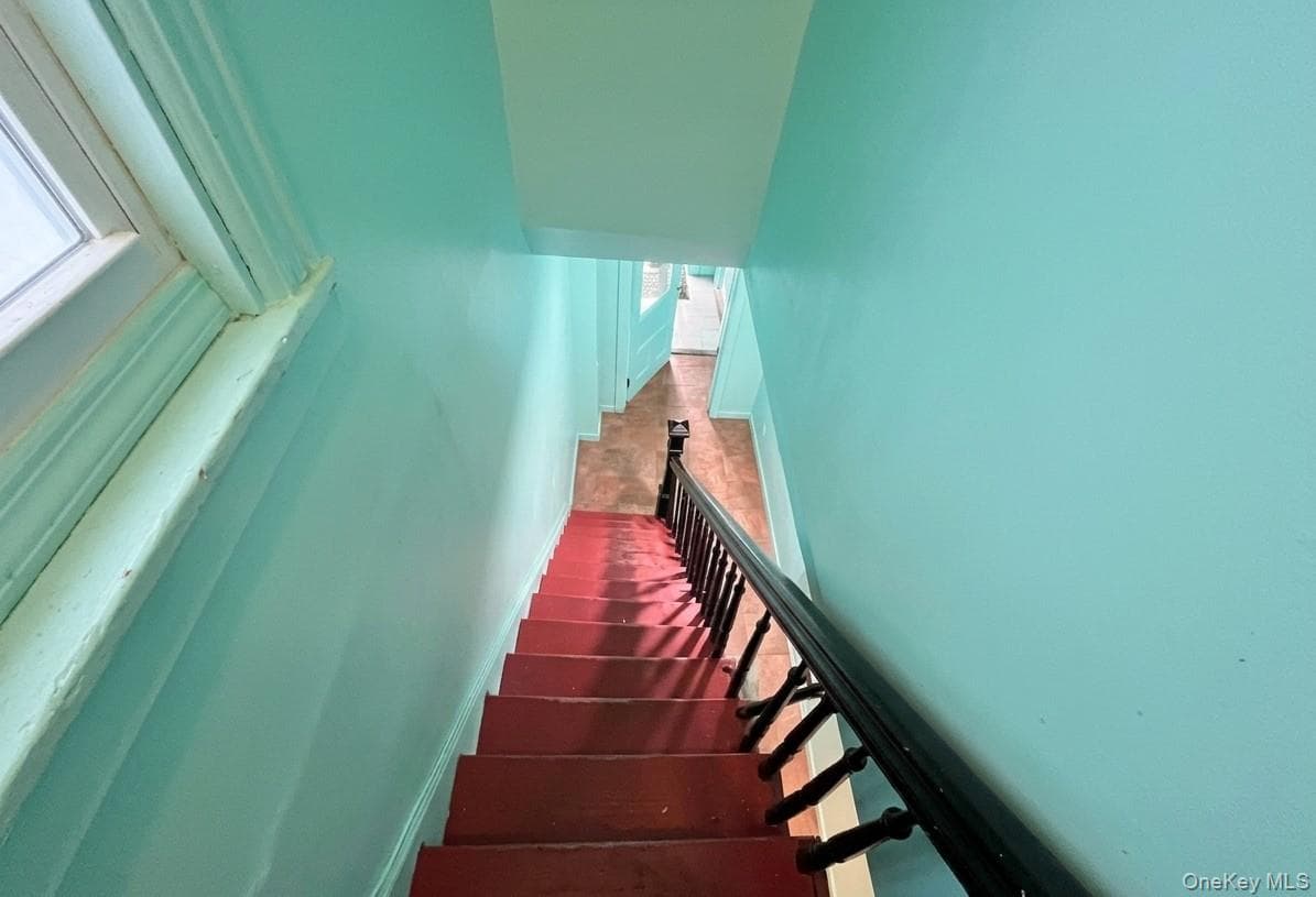 1542 Saint Lawrence Avenue thumbnail 4