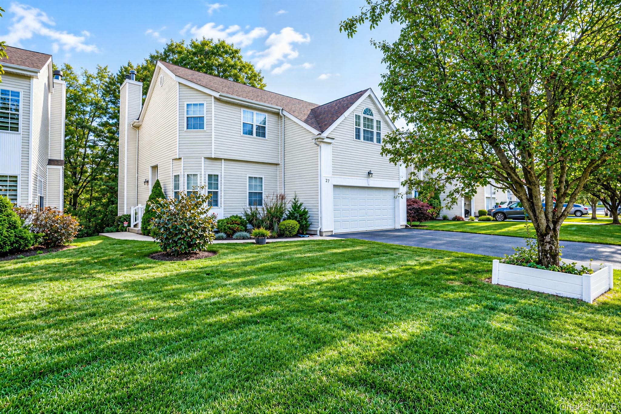 23 Sunflower Ridge Road thumbnail 3