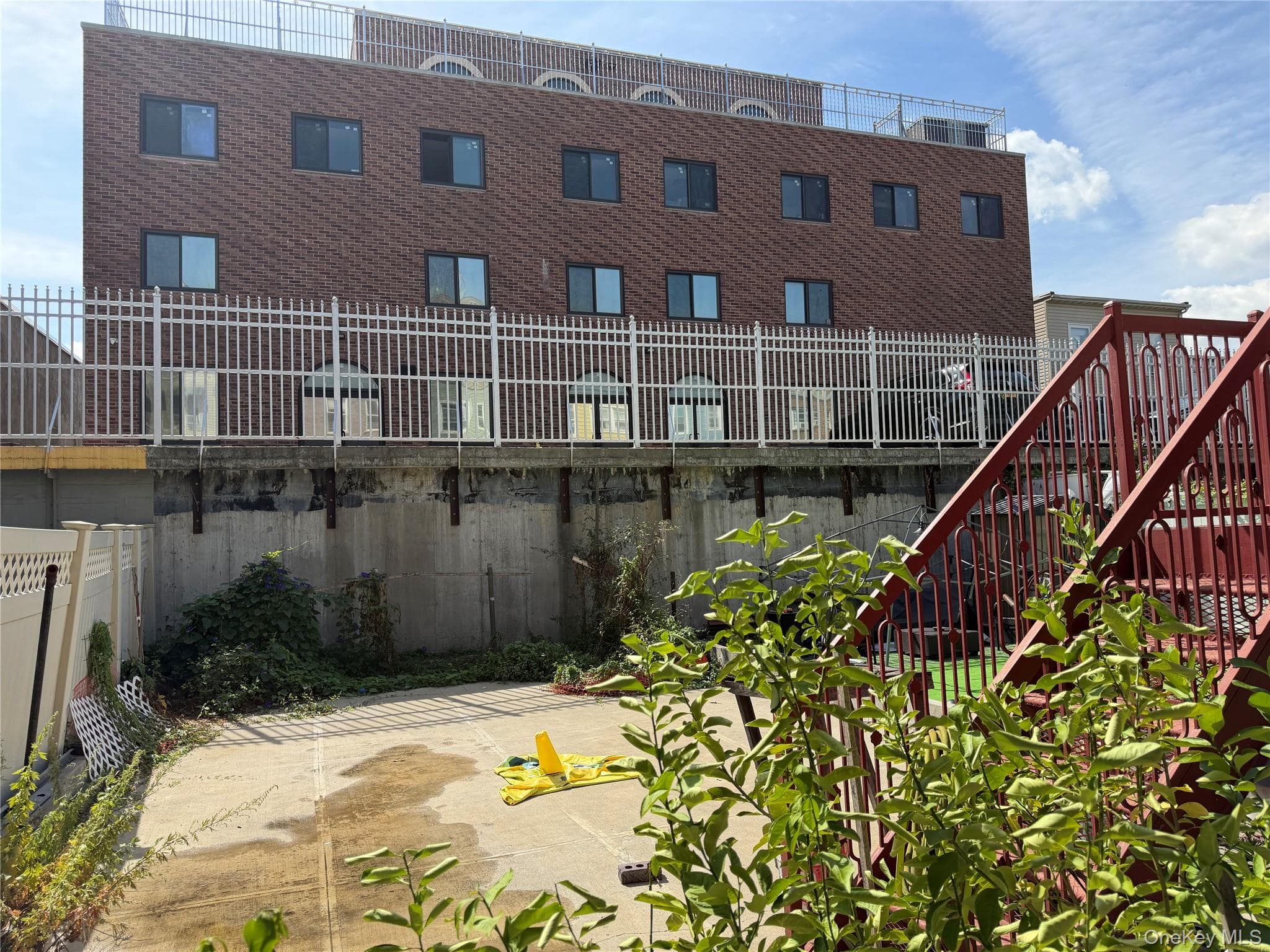 2356 Waterbury Avenue thumbnail 3