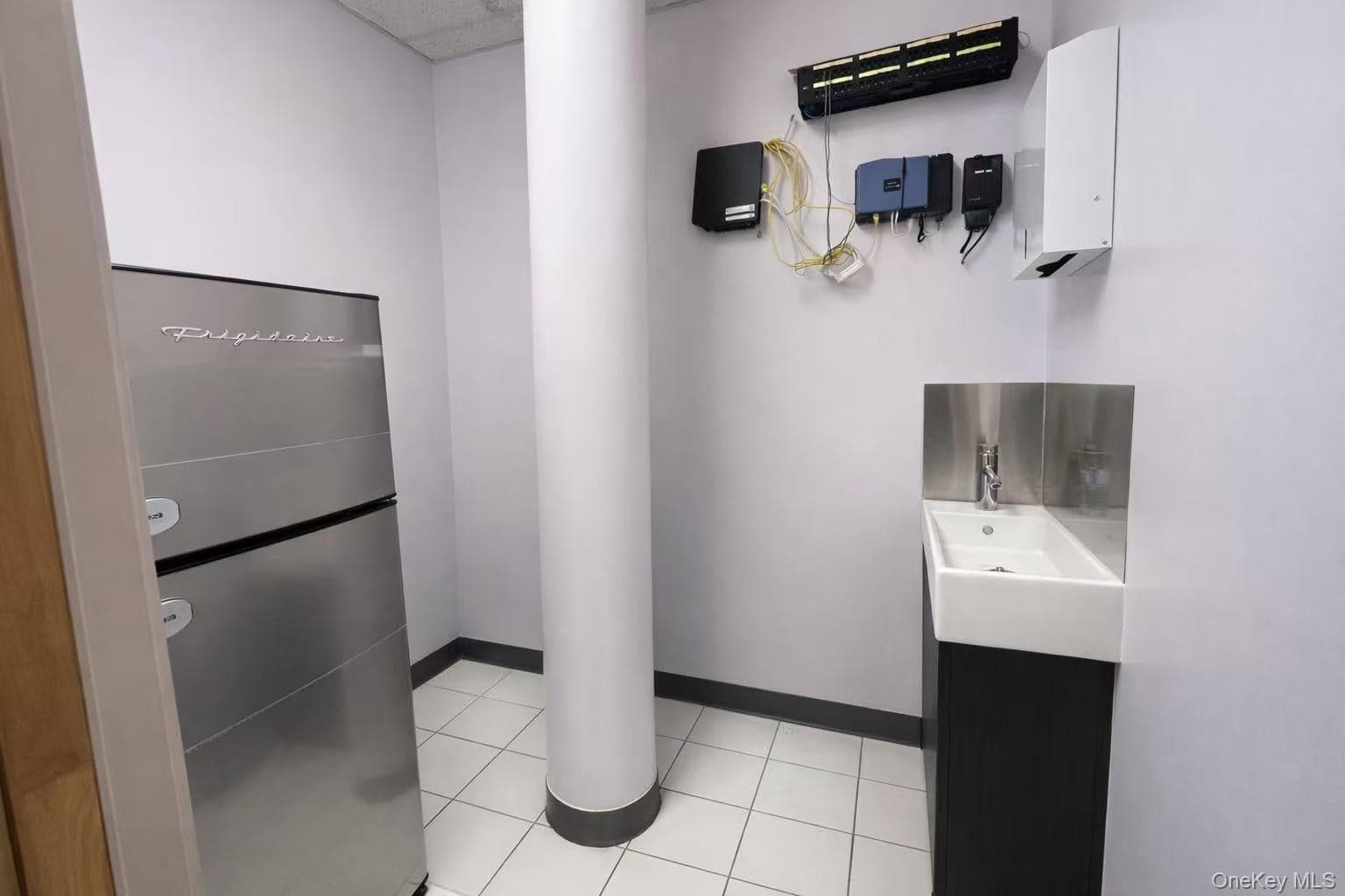 128 Mott Street Unit: 301 thumbnail 5