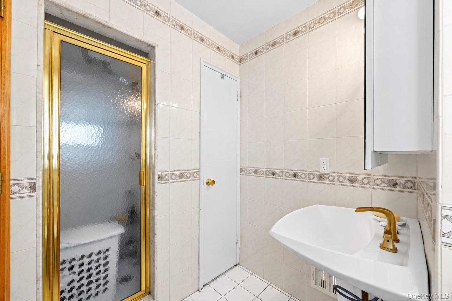 81 Avondale Road thumbnail 16