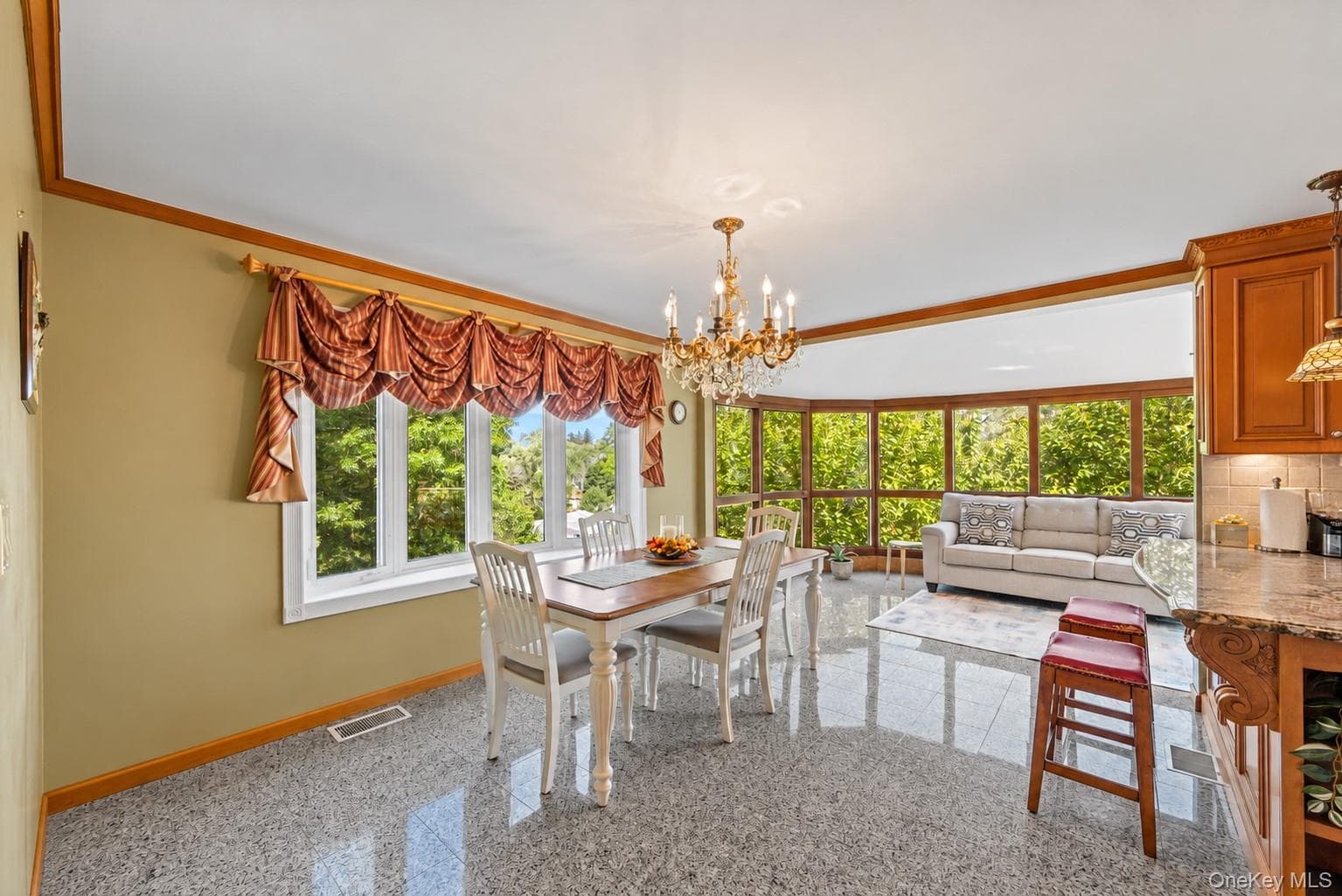 81 Avondale Road thumbnail 9