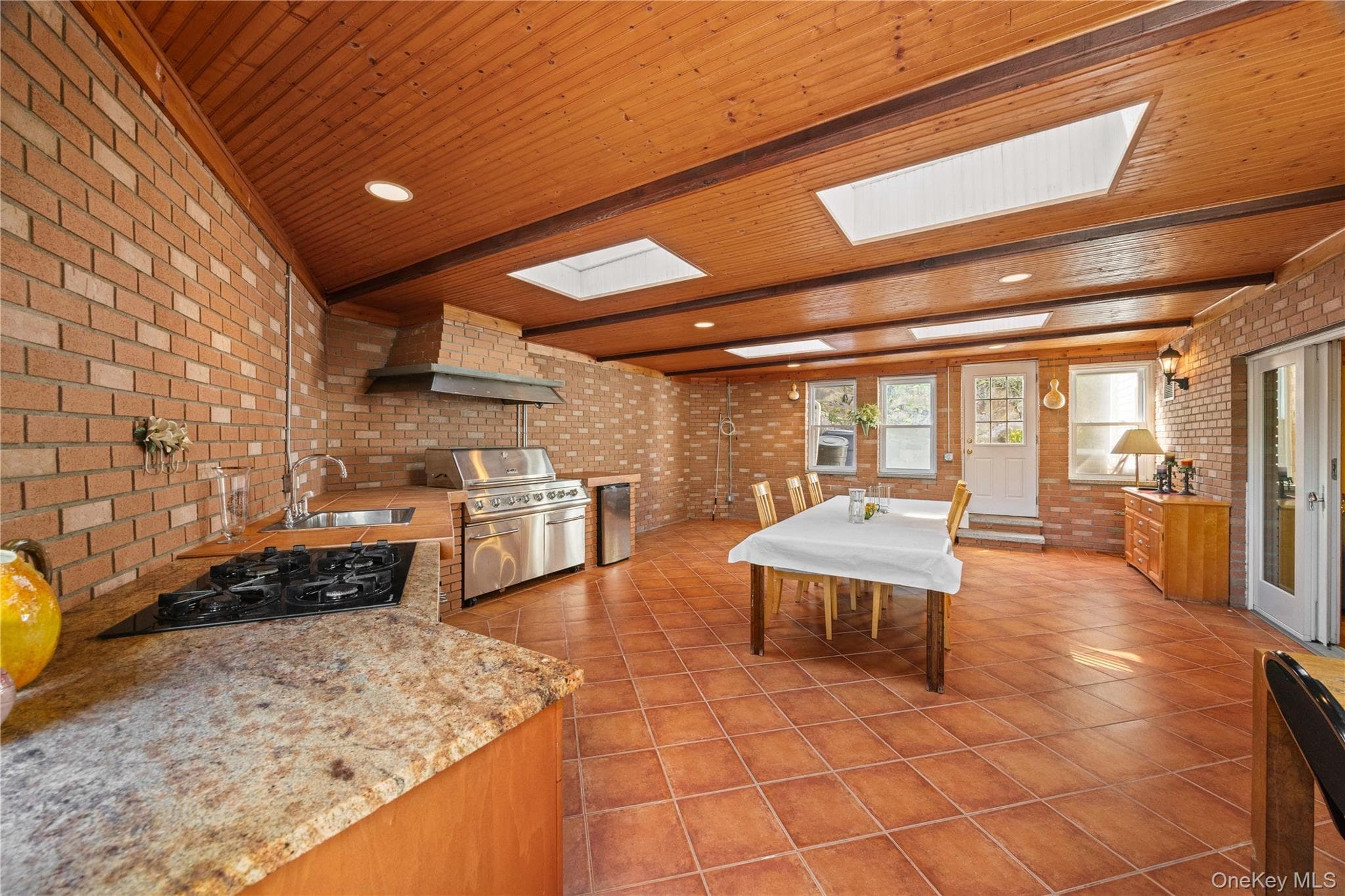 81 Avondale Road thumbnail 18