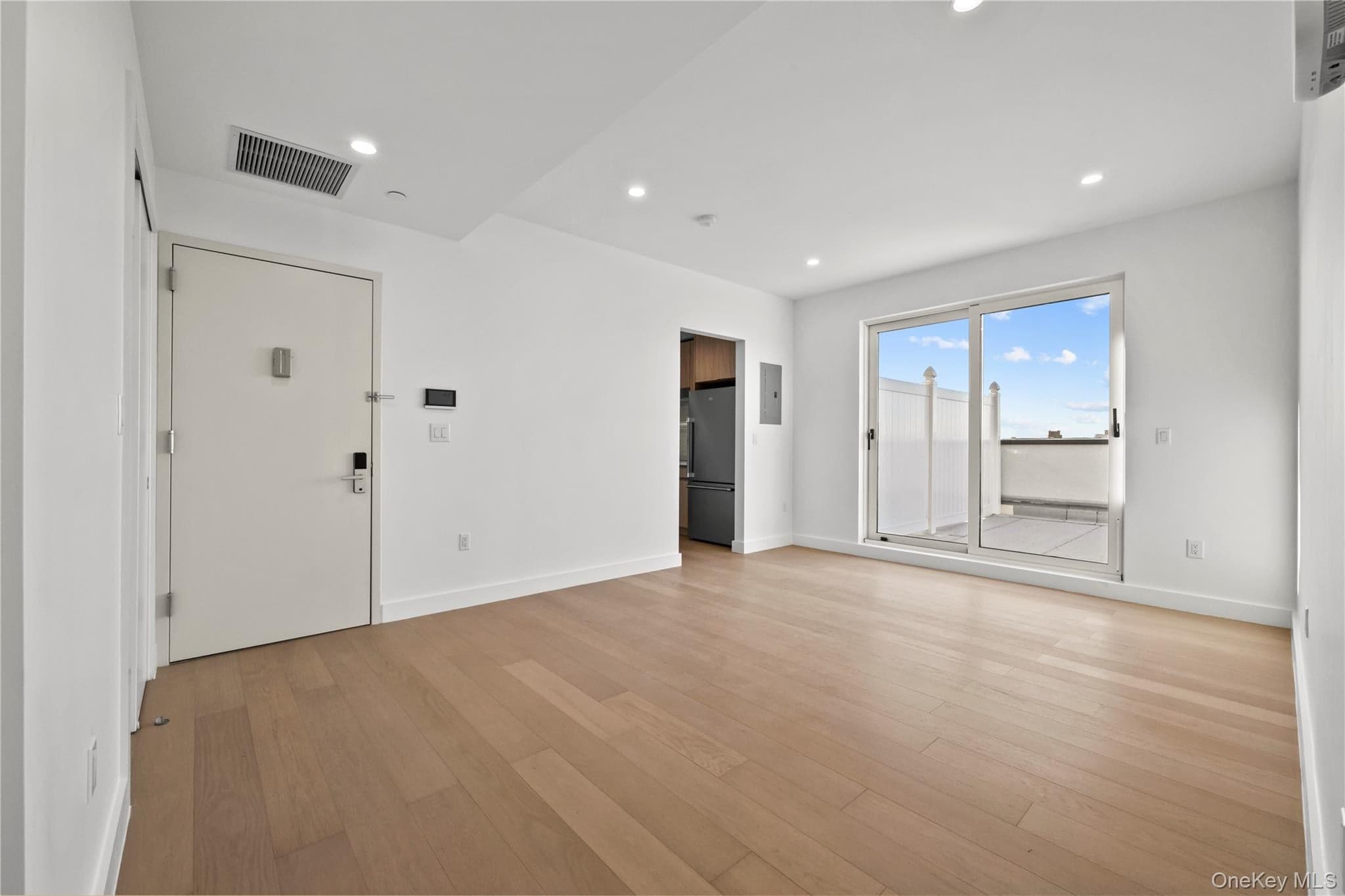 150-02 Northern Boulevard Unit: 6F thumbnail 5