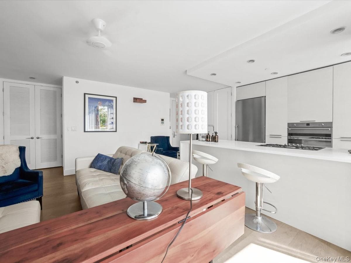 519 Borden Avenue Unit: 1H thumbnail 13