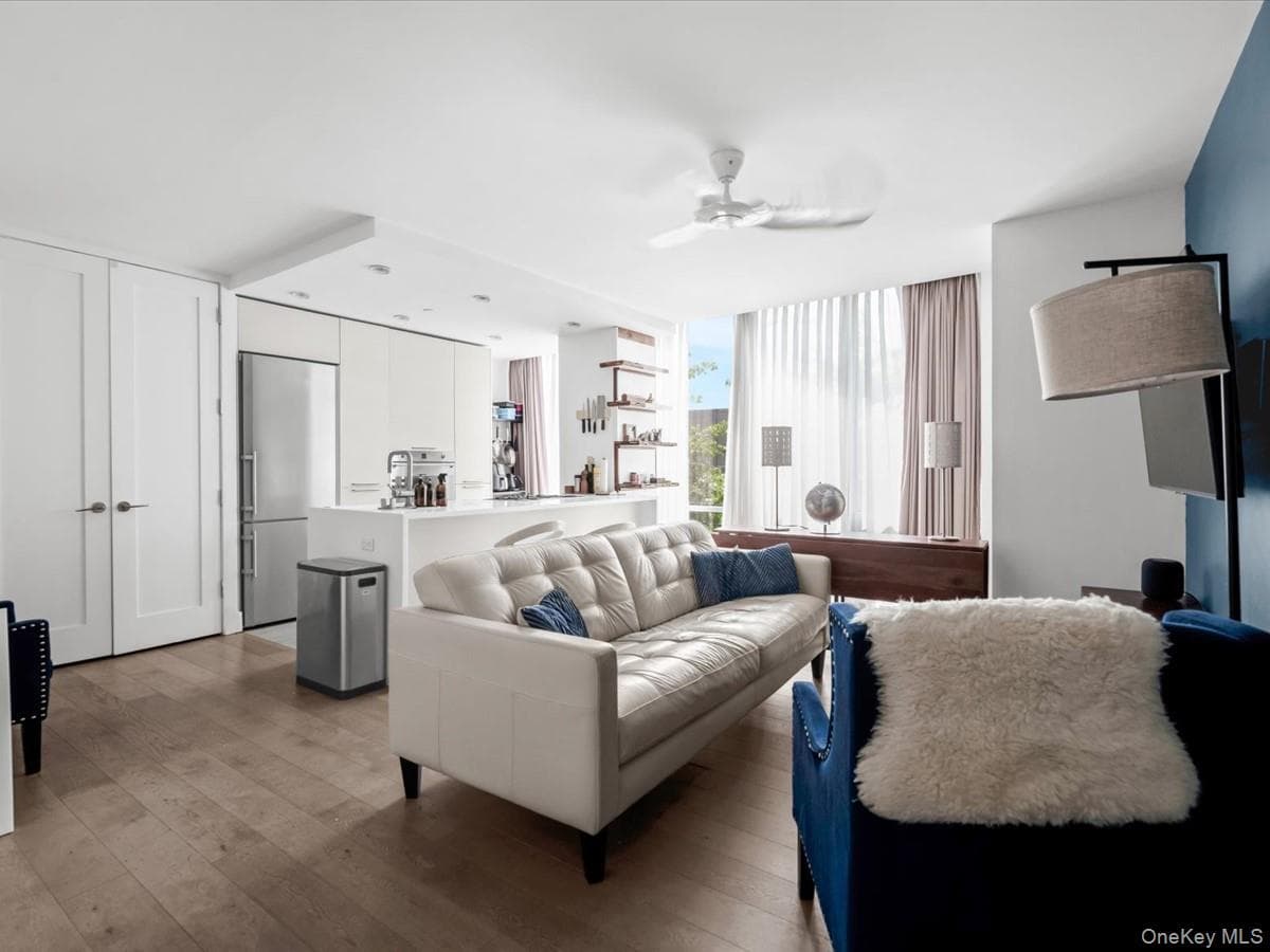 519 Borden Avenue Unit: 1H thumbnail 14