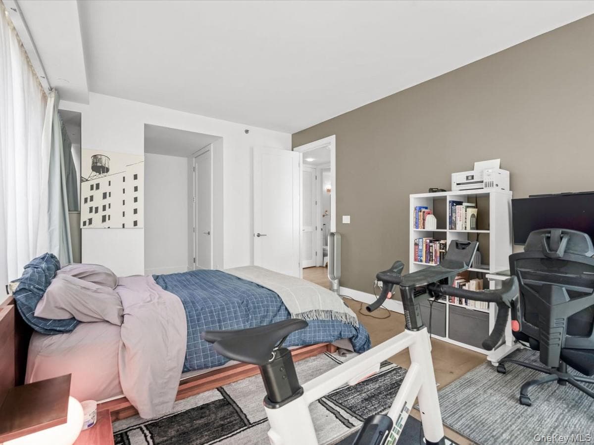 519 Borden Avenue Unit: 1H thumbnail 17