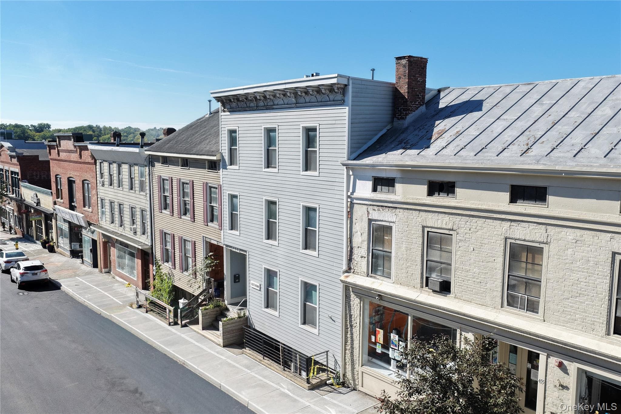 453 Main Street thumbnail 2