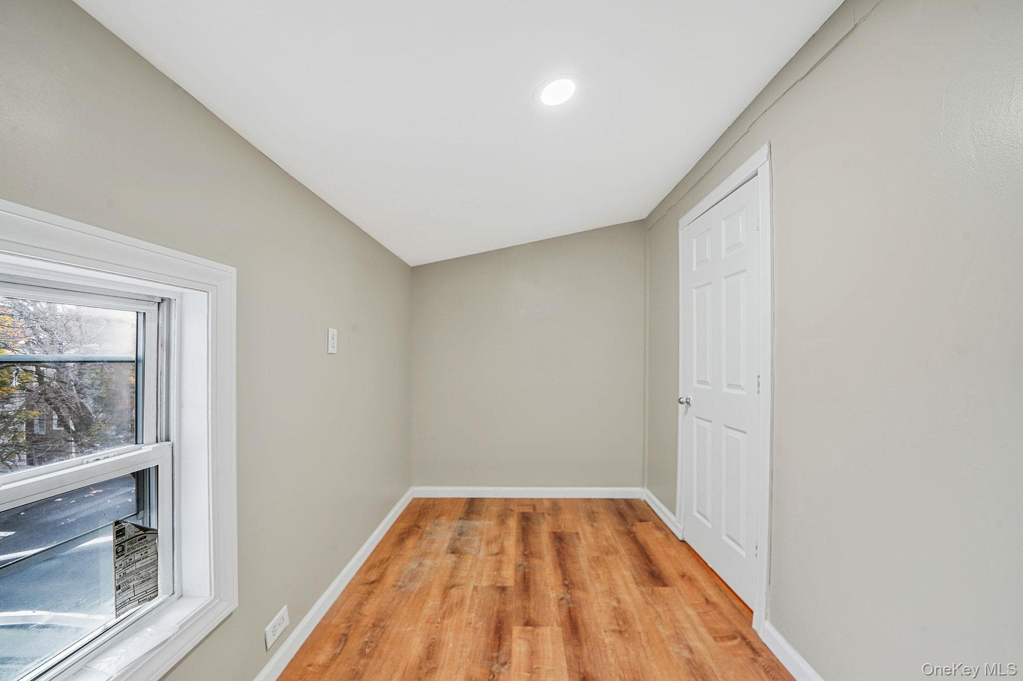 155 Hawthorne Avenue thumbnail 25