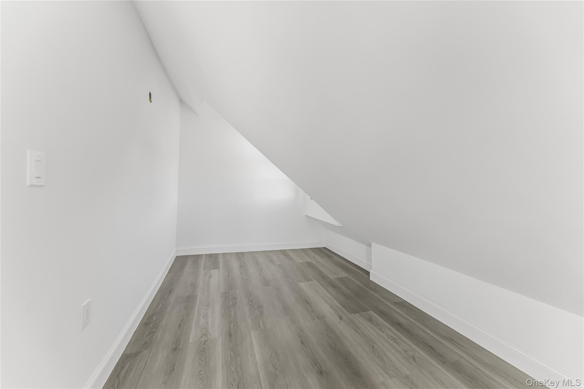 1073 Mcbride Street thumbnail 23