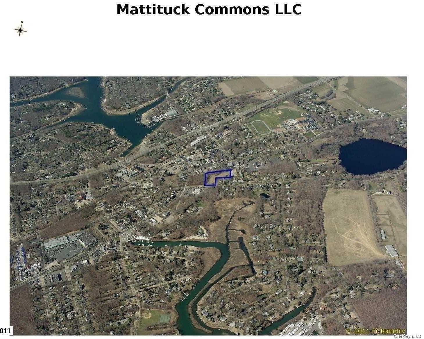 385 New Suffolk Avenue thumbnail 2