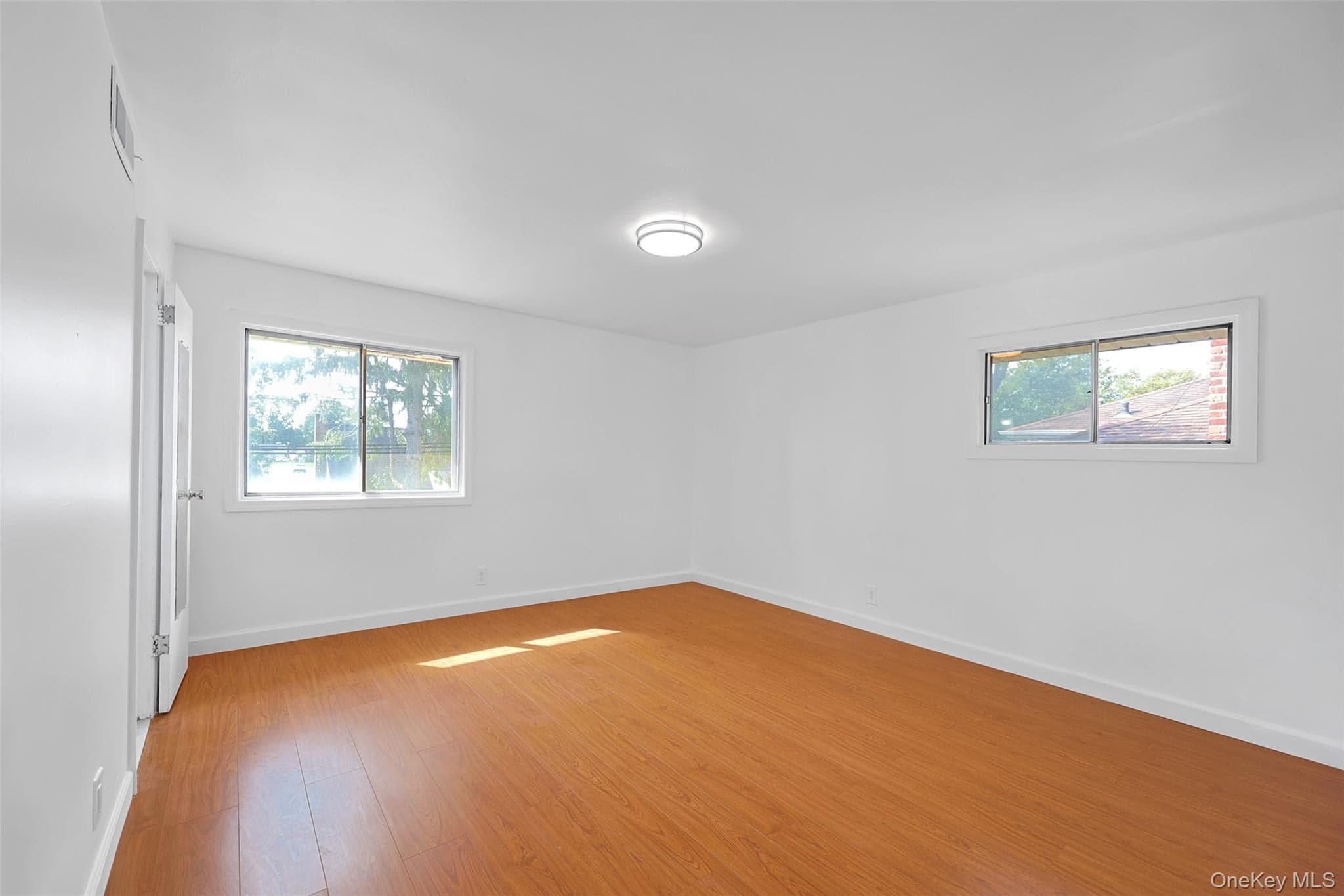20 Willets Avenue thumbnail 15