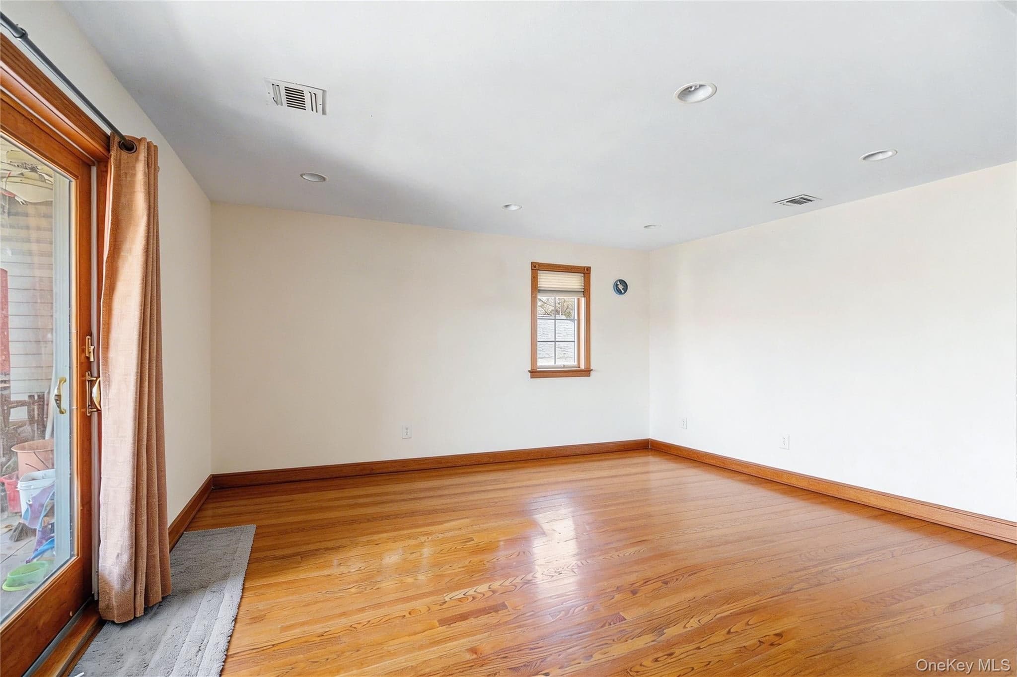 251-43 57th Avenue thumbnail 13