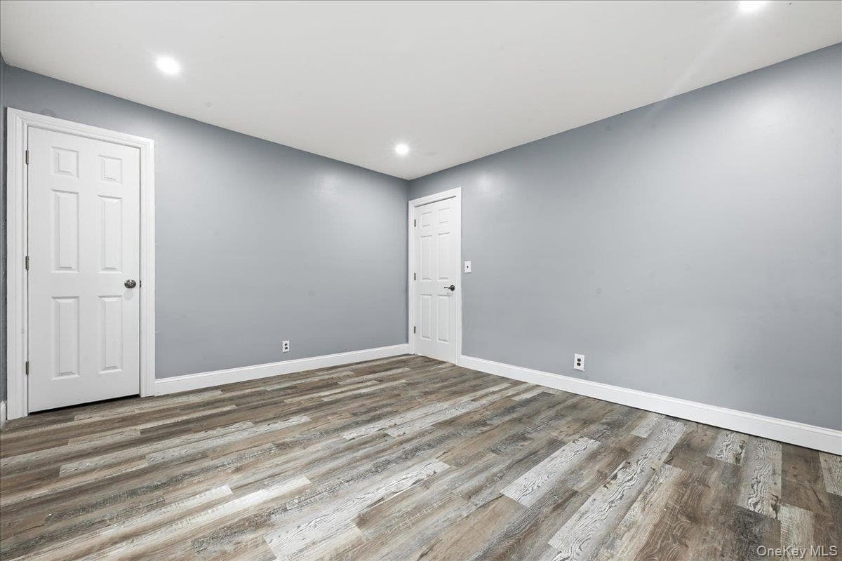 415 Leonard Boulevard thumbnail 17