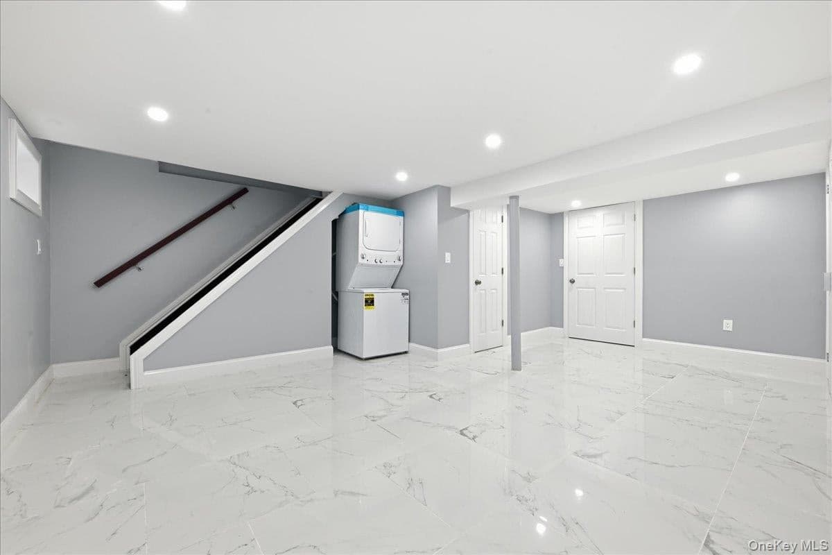 415 Leonard Boulevard thumbnail 21