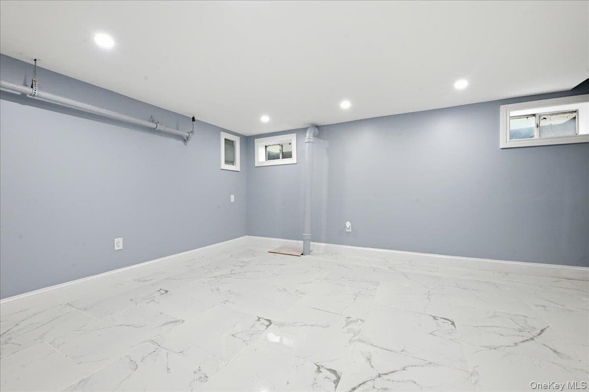 415 Leonard Boulevard thumbnail 22
