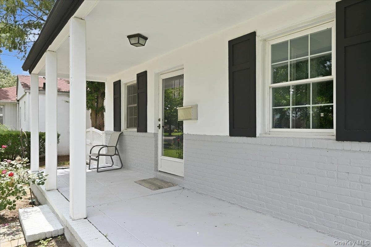 415 Leonard Boulevard thumbnail 4