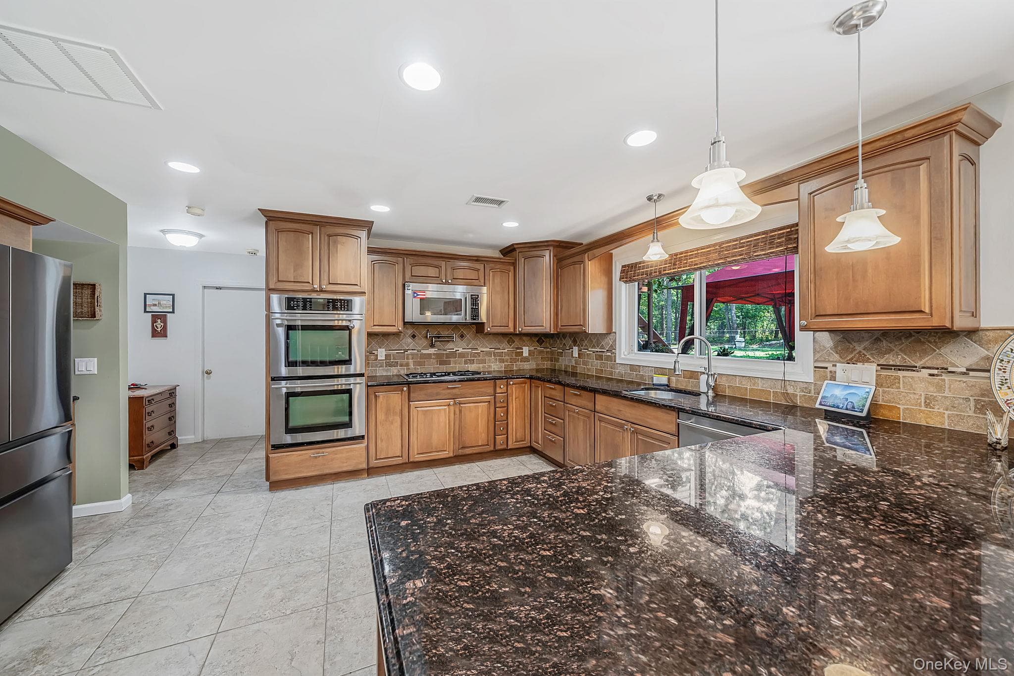 411 Robinson Avenue thumbnail 12