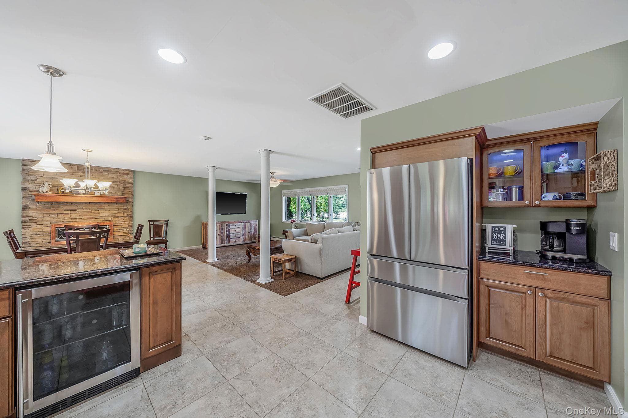 411 Robinson Avenue thumbnail 9