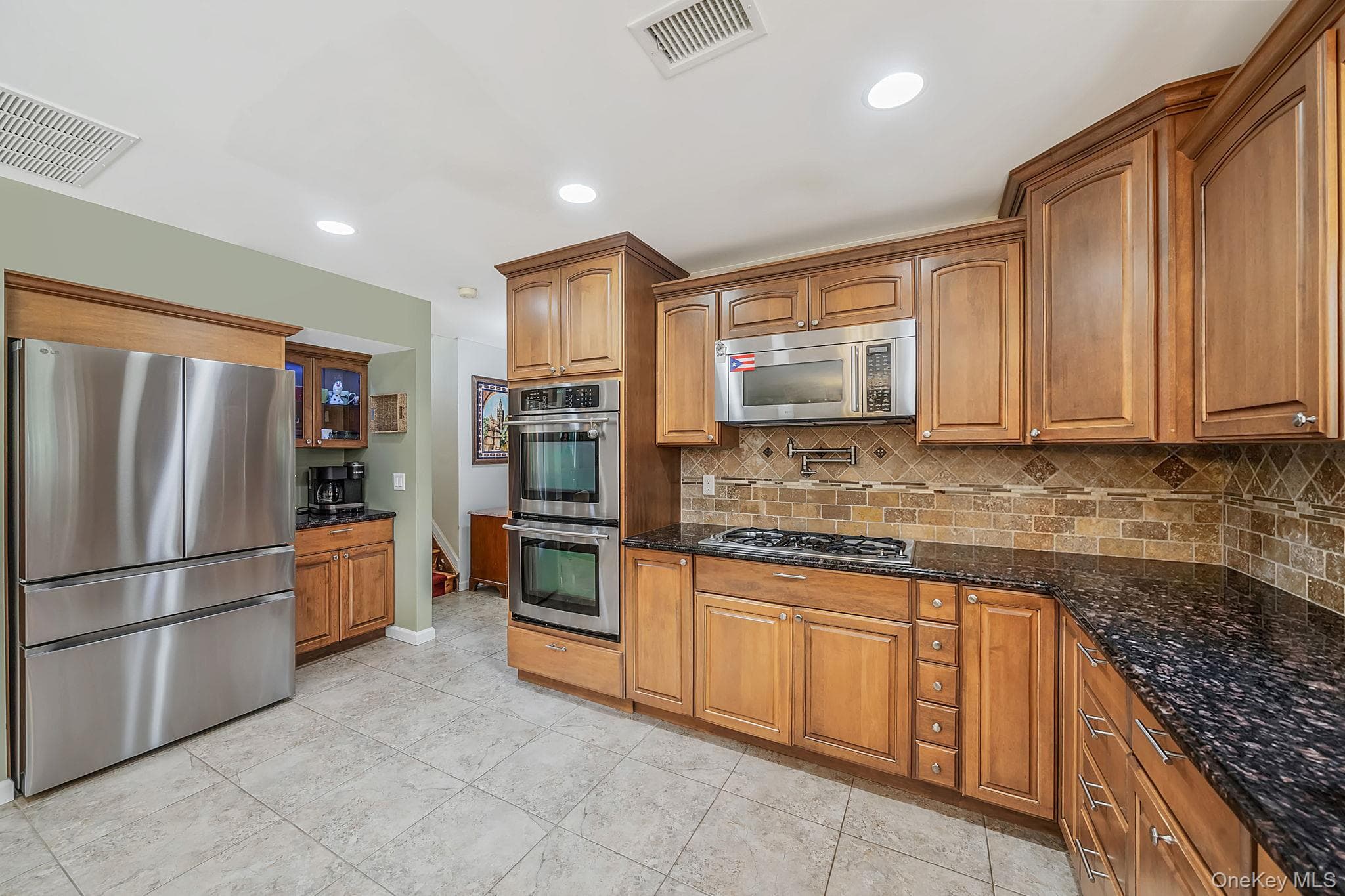 411 Robinson Avenue thumbnail 11